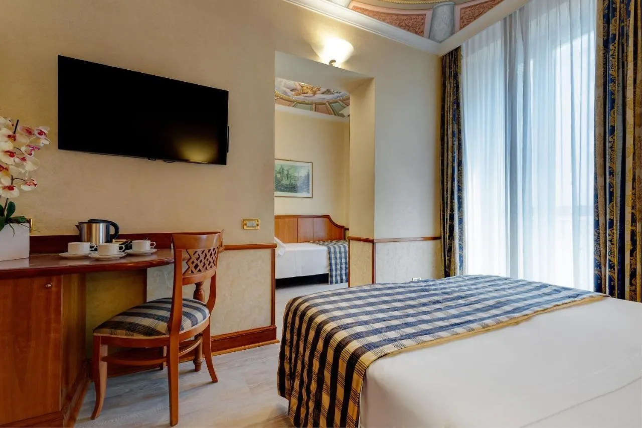 ***  Hotel Amalfi Рим Италия